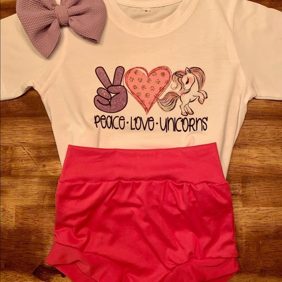 Custom Onesie, bummy & bow sets - Picture 2 of 5